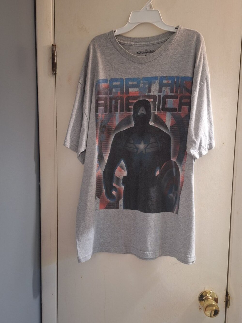 Captain America TShirt XL